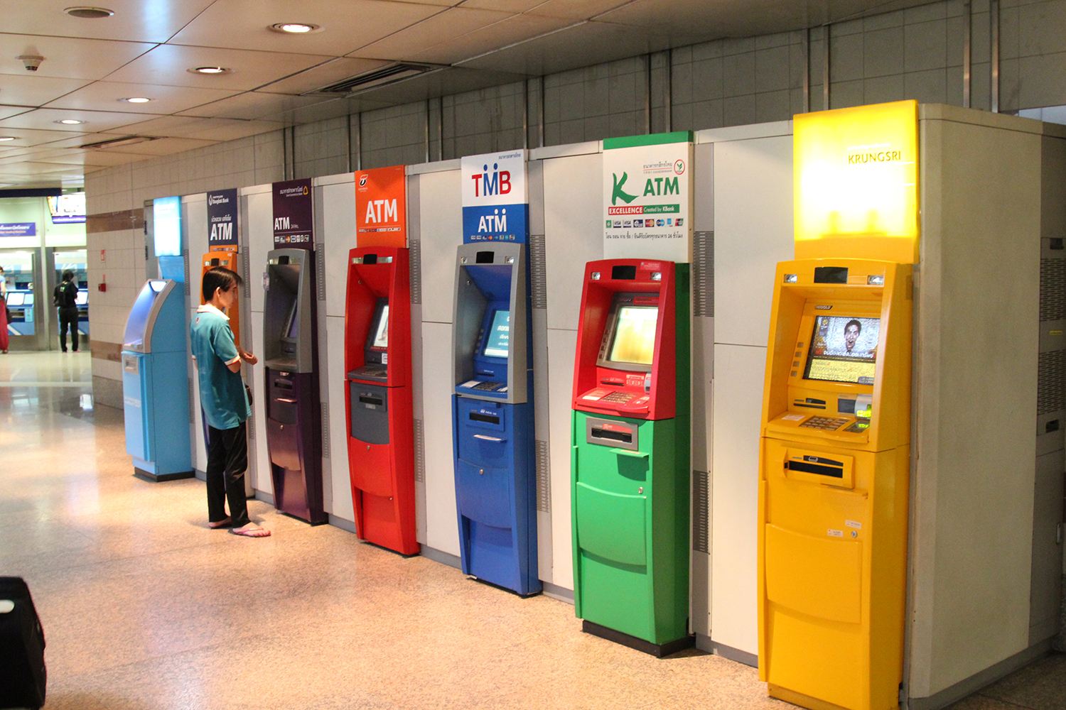 可能现在日常生活中古老的智能设备——ATM机